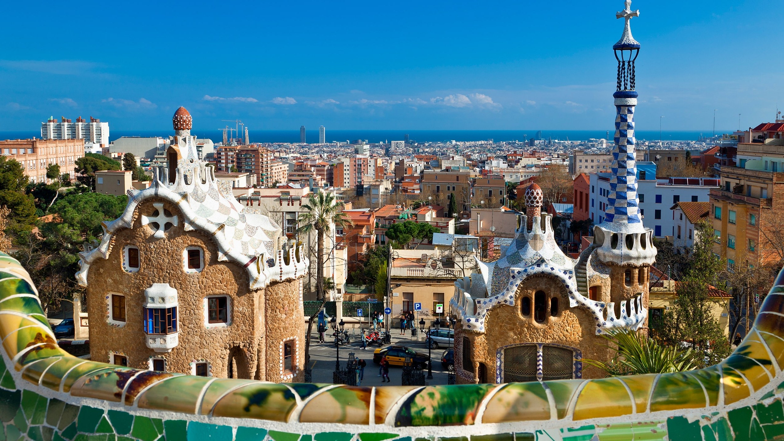 Top 6 Best Places To Visit In Barcelona | Travelholicq