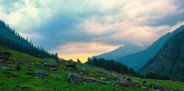 12 Incredible Places To Trek In Himachal Pradesh | Travelholicq